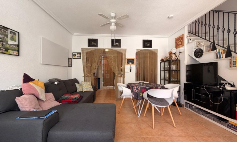 Sale - House -
Guardamar del Segura - El Raso