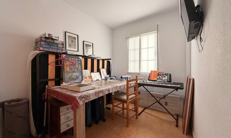 Sale - House -
Guardamar del Segura - El Raso