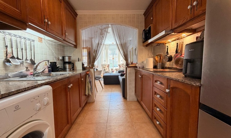 Sale - House -
Guardamar del Segura - El Raso