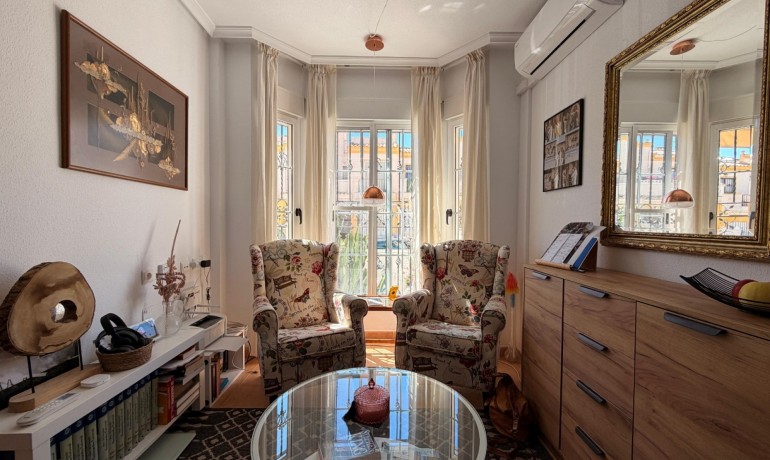 Sale - House -
Guardamar del Segura - El Raso