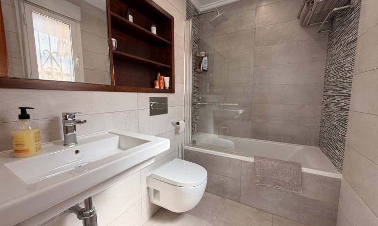 Sale - House -
Ciudad Quesada - La Marquesa