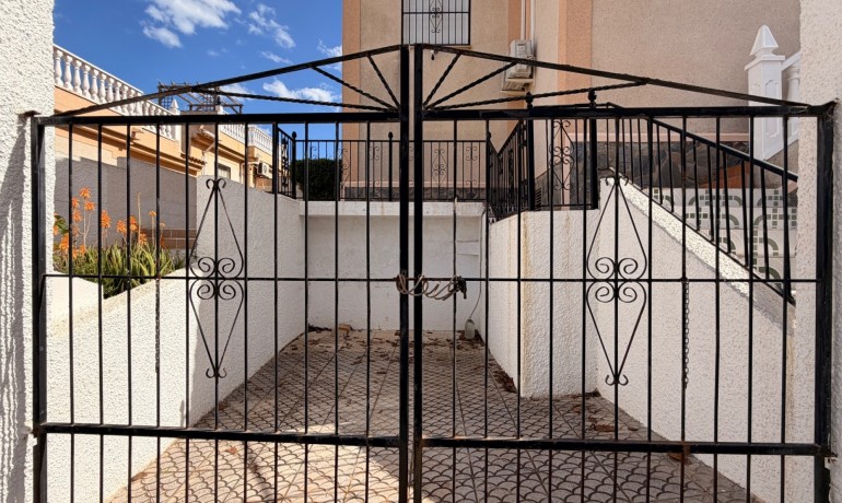 Sale - House -
Ciudad Quesada - La Marquesa