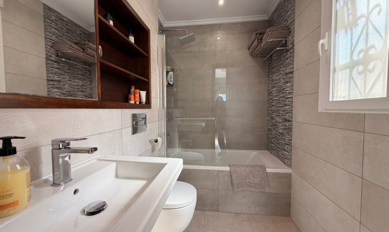 Sale - House -
Ciudad Quesada - La Marquesa