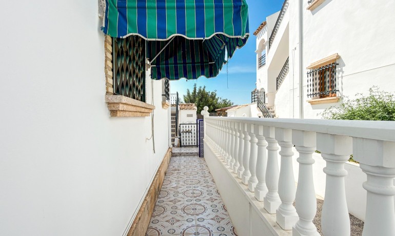 Sale - Apartment / Flat -
Orihuela Costa - Villamartin