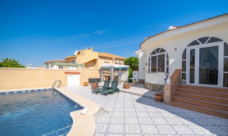 Sale - Villa -
Cuidad Quesada* - Ciudad Quesada - Rojales