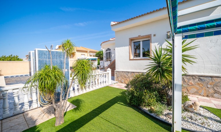 Sale - Villa -
Cuidad Quesada* - Ciudad Quesada - Rojales