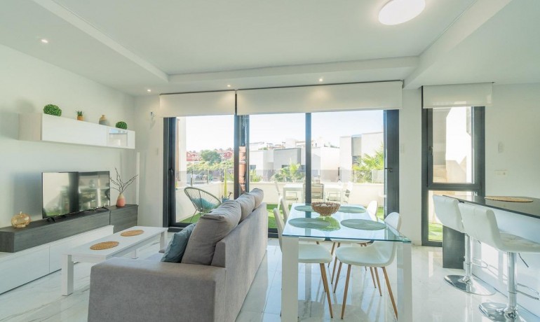 Sale - House -
Orihuela Costa* - Villamartin