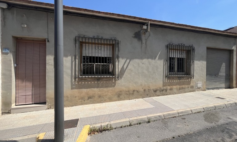 Venta - Casa -
Algorfa