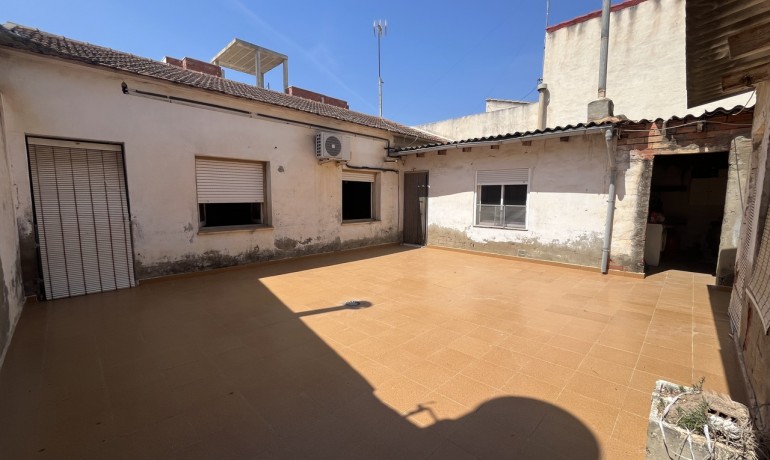 Venta - Casa -
Algorfa