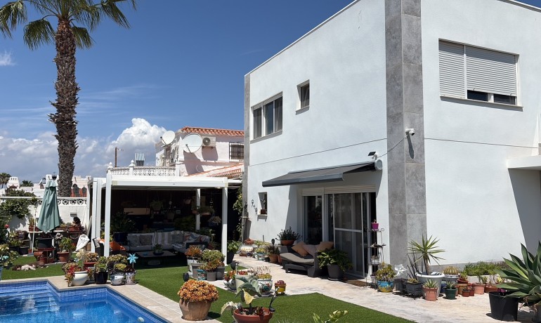 Herverkoop - Villa -
Torrevieja* - Torreta - Florida