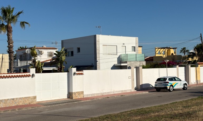 Herverkoop - Villa -
Torrevieja* - Torreta - Florida