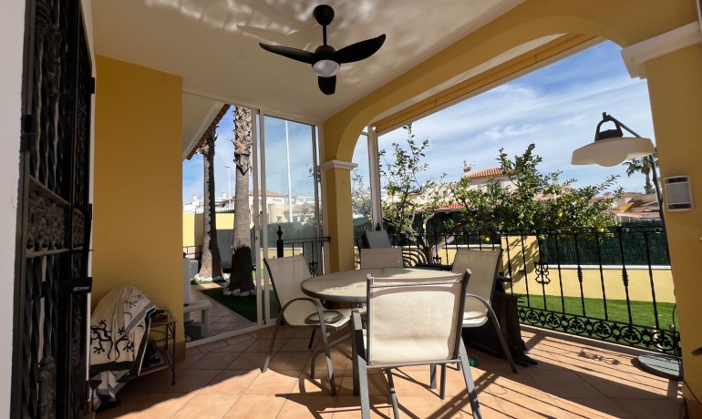 Herverkoop - Villa -
Orihuela Costa - Los Dolses