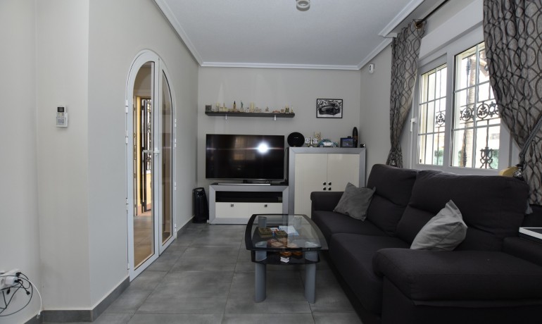 Herverkoop - Villa -
Orihuela Costa - Los Dolses