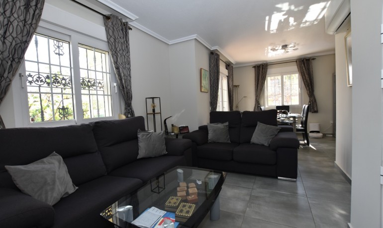 Herverkoop - Villa -
Orihuela Costa - Los Dolses