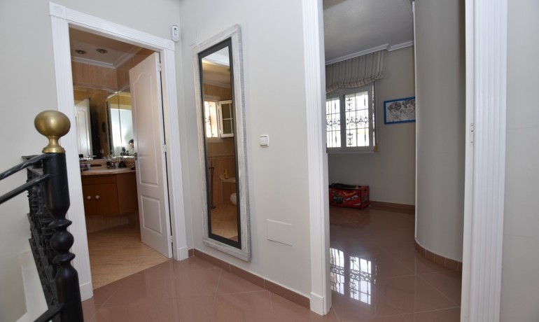 Herverkoop - Villa -
Orihuela Costa - Los Dolses