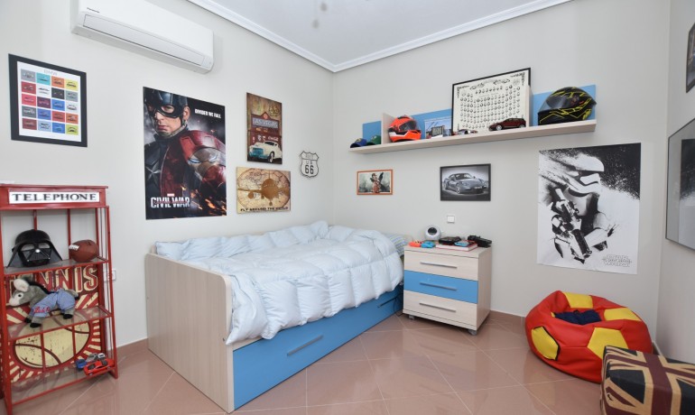 Herverkoop - Villa -
Orihuela Costa - Los Dolses