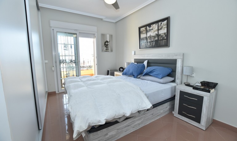 Herverkoop - Villa -
Orihuela Costa - Los Dolses