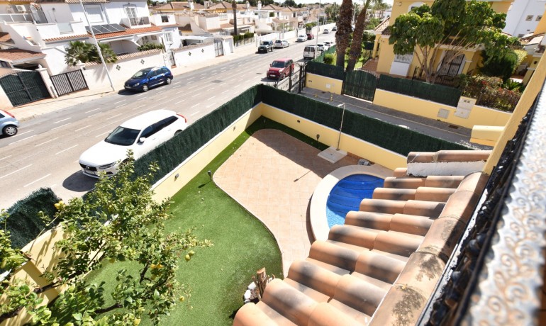 Herverkoop - Villa -
Orihuela Costa - Los Dolses