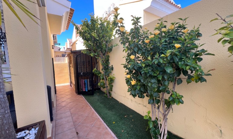 Herverkoop - Villa -
Orihuela Costa - Los Dolses