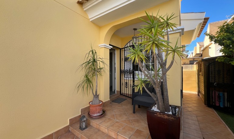 Herverkoop - Villa -
Orihuela Costa - Los Dolses