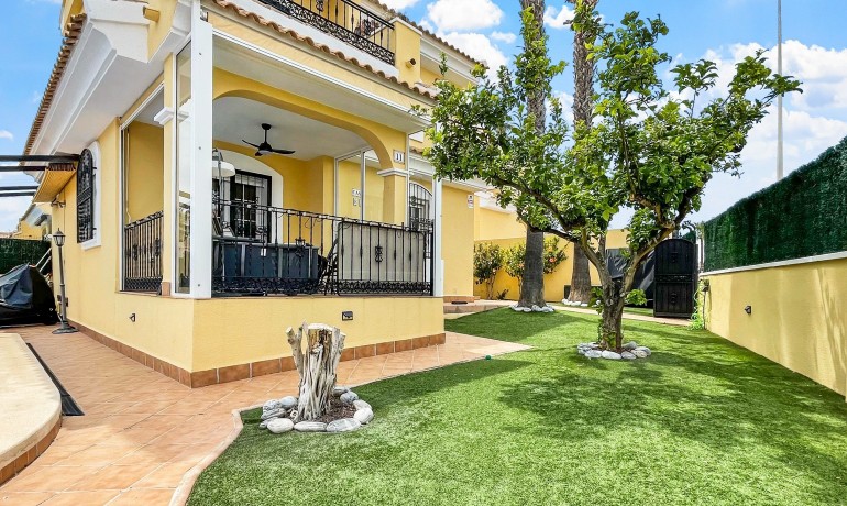 Venta - Villa -
Orihuela Costa - Los Dolses