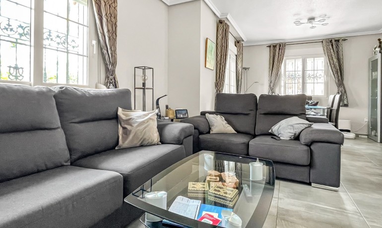 Venta - Villa -
Orihuela Costa - Los Dolses