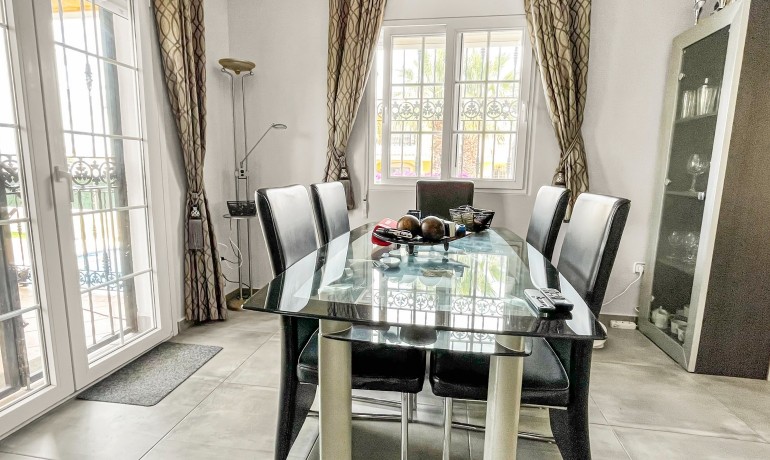 Venta - Villa -
Orihuela Costa - Los Dolses