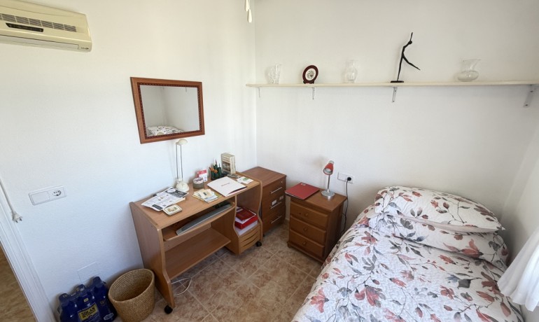Revente - Appartement / Flat -
La Zenia