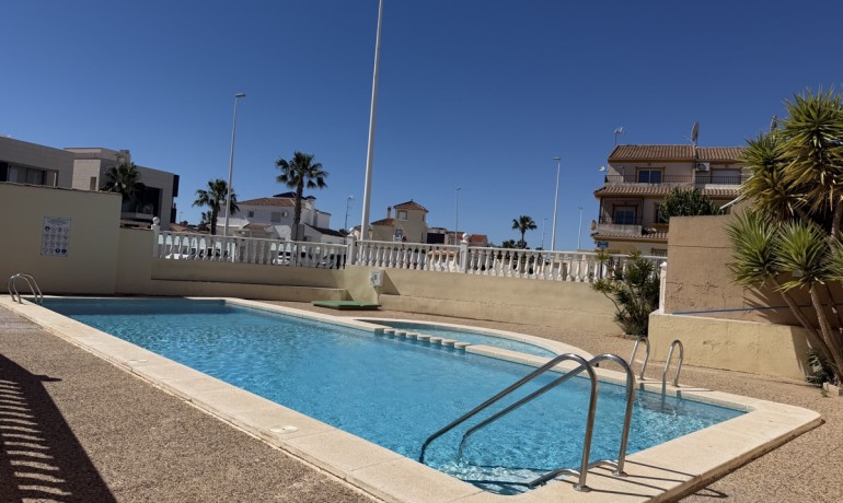 Revente - Appartement / Flat -
La Zenia