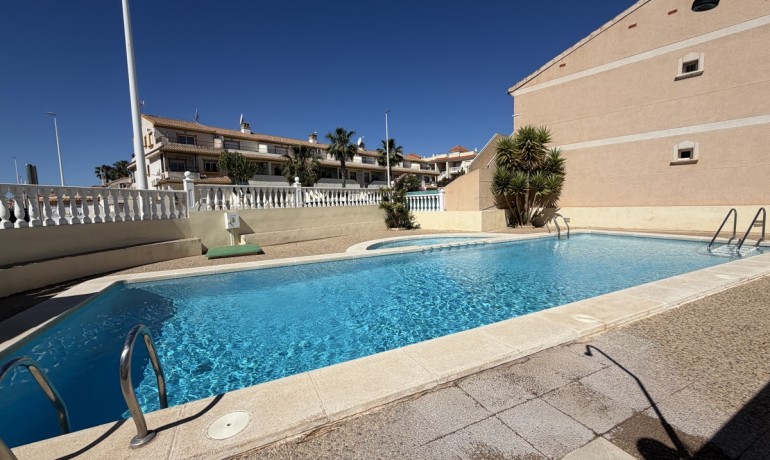 Revente - Appartement / Flat -
La Zenia
