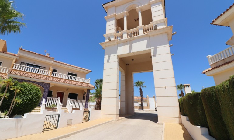 Venta - Casa -
Ciudad Quesada - Doña Pepa