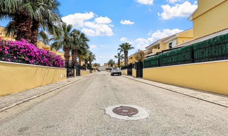 Venta - Villa -
Orihuela Costa - Los Dolses