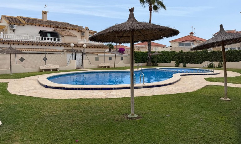 Revente - Villa -
Playa Flamenca - Orihuela Costa
