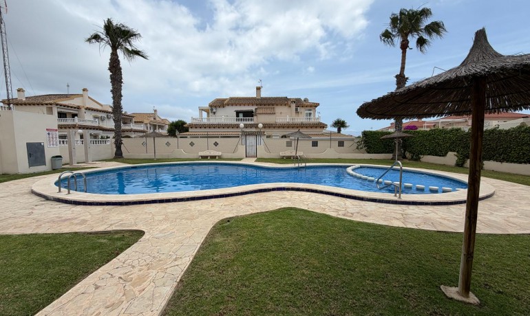 Revente - Villa -
Playa Flamenca - Orihuela Costa