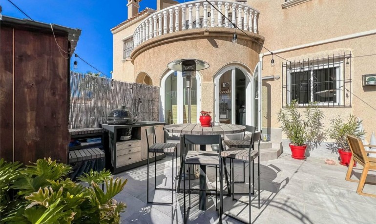Revente - Maison -
Orihuela Costa* - Villamartin