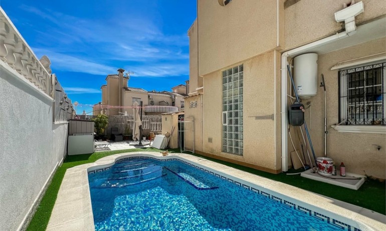 Revente - Maison -
Orihuela Costa* - Villamartin