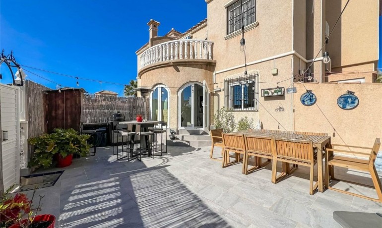 Revente - Maison -
Orihuela Costa* - Villamartin