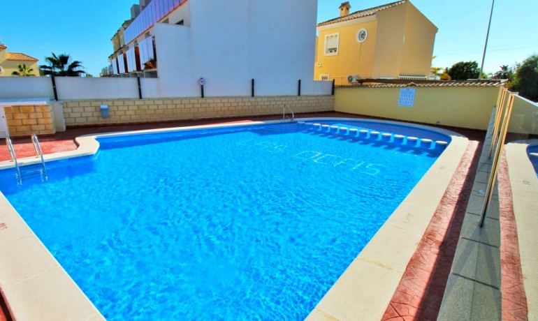 Revente - Villa -
Orihuela Costa - Lomas de Don Juan