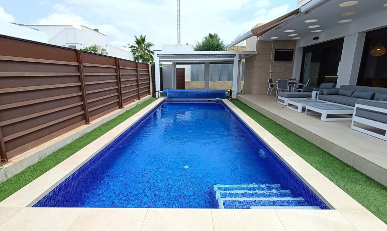 Revente - Villa -
Los Montesinos - Entre Naranjos / Vistabella Golf