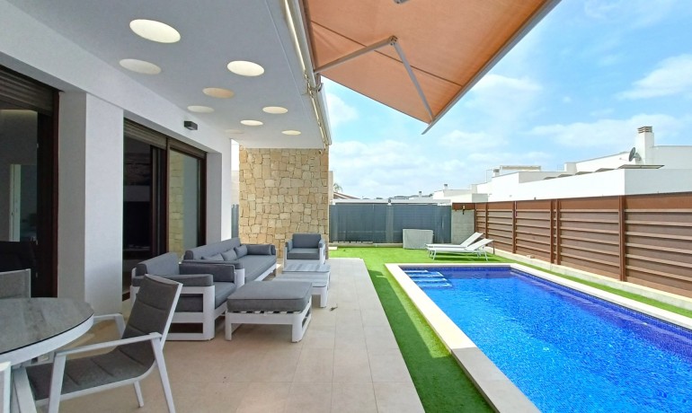Revente - Villa -
Los Montesinos - Entre Naranjos / Vistabella Golf