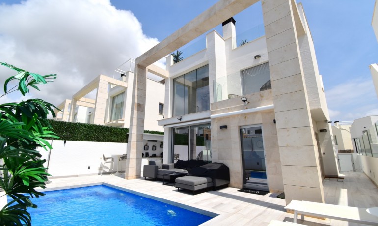 Revente - Villa -
Orihuela Costa - Lomas de Cabo Roig