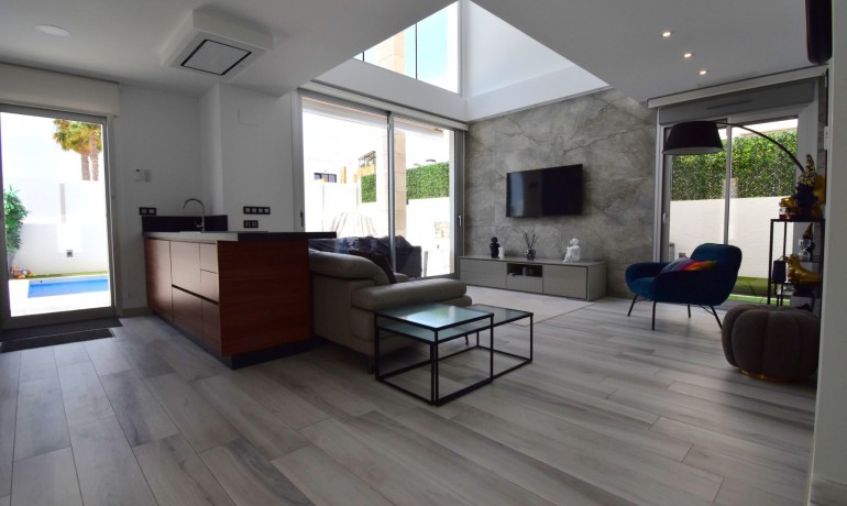 Revente - Villa -
Orihuela Costa - Lomas de Cabo Roig