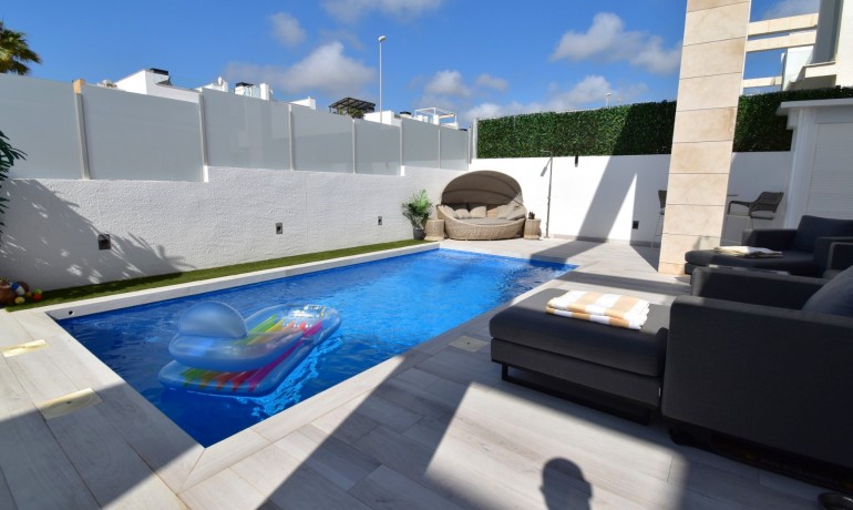 Revente - Villa -
Orihuela Costa - Lomas de Cabo Roig