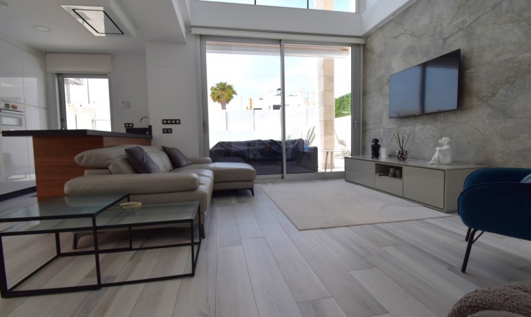 Revente - Villa -
Orihuela Costa - Lomas de Cabo Roig