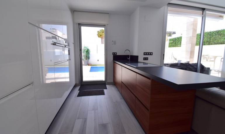 Revente - Villa -
Orihuela Costa - Lomas de Cabo Roig