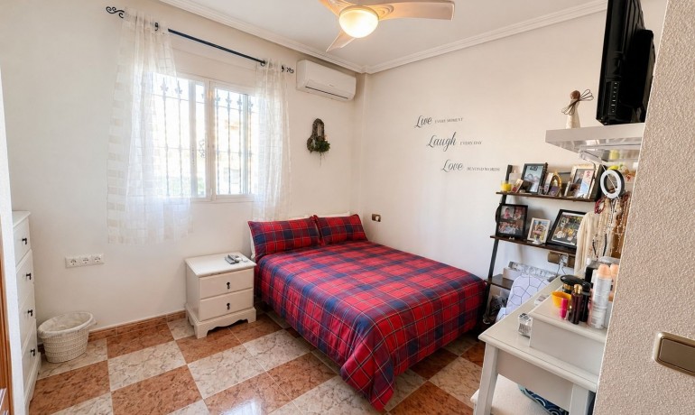 Venta - Apartamento / piso -
Orihuela Costa - Cabo Roig