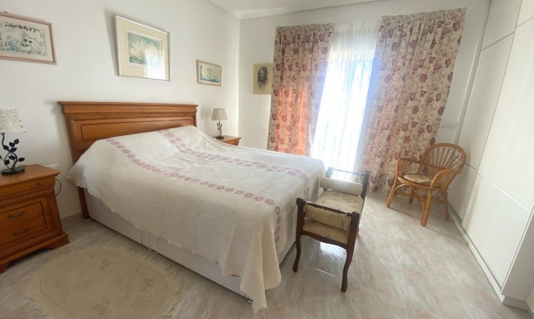 Revente - Villa -
Cuidad Quesada* - Central Quesada