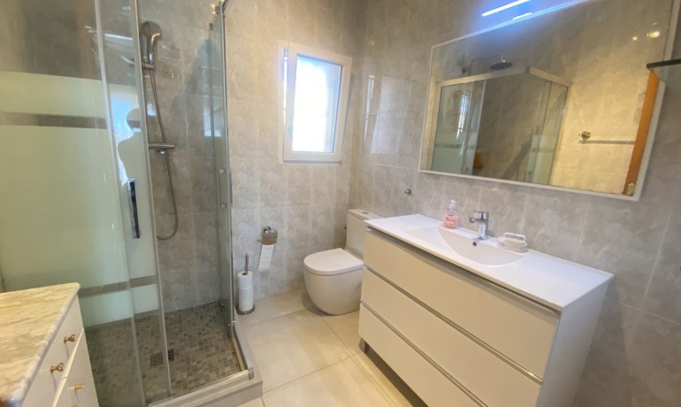 Revente - Villa -
Cuidad Quesada* - Central Quesada