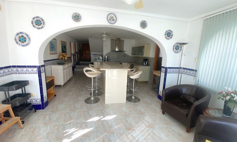Revente - Villa -
Cuidad Quesada* - Central Quesada
