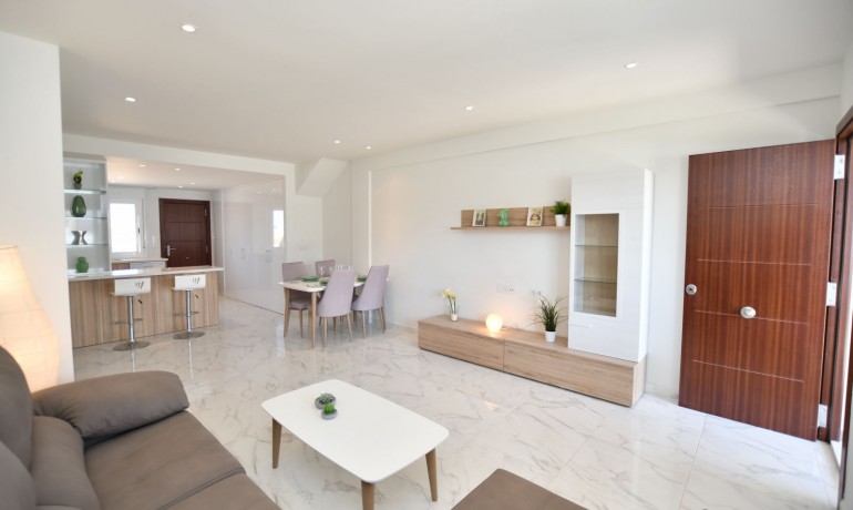Venta - Casa -
San Miguel de Salinas - Ciudad De Las Comunicaciones